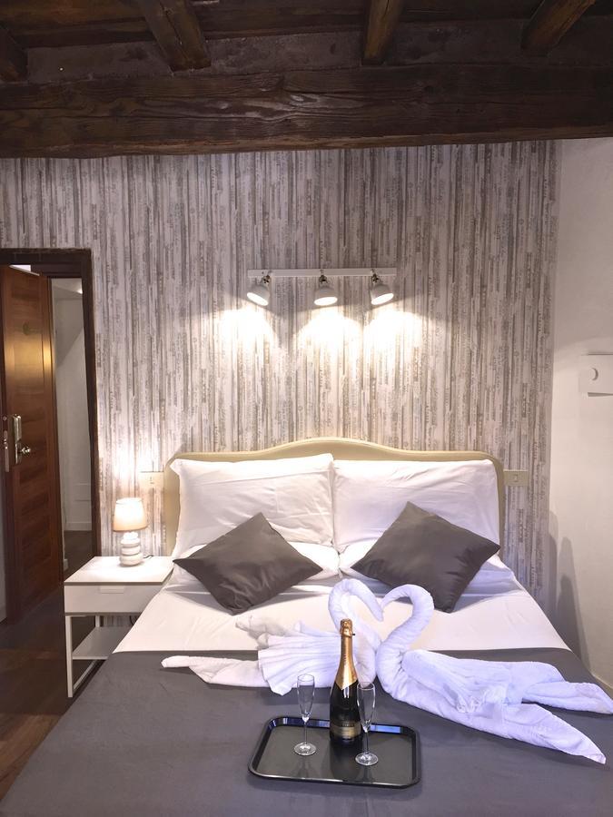 Do-Do Navona Suites Rome Room photo