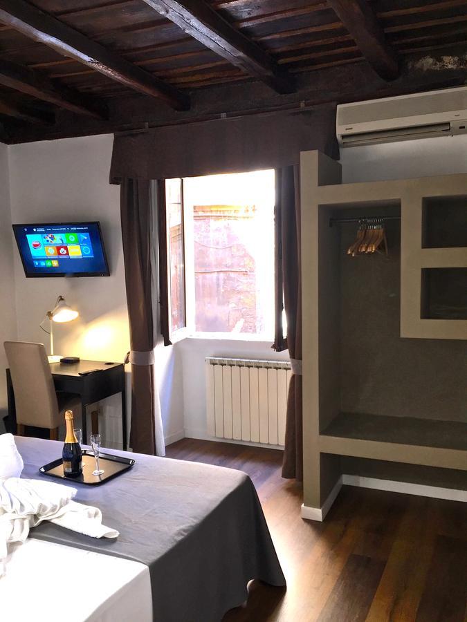 Do-Do Navona Suites Rome Room photo