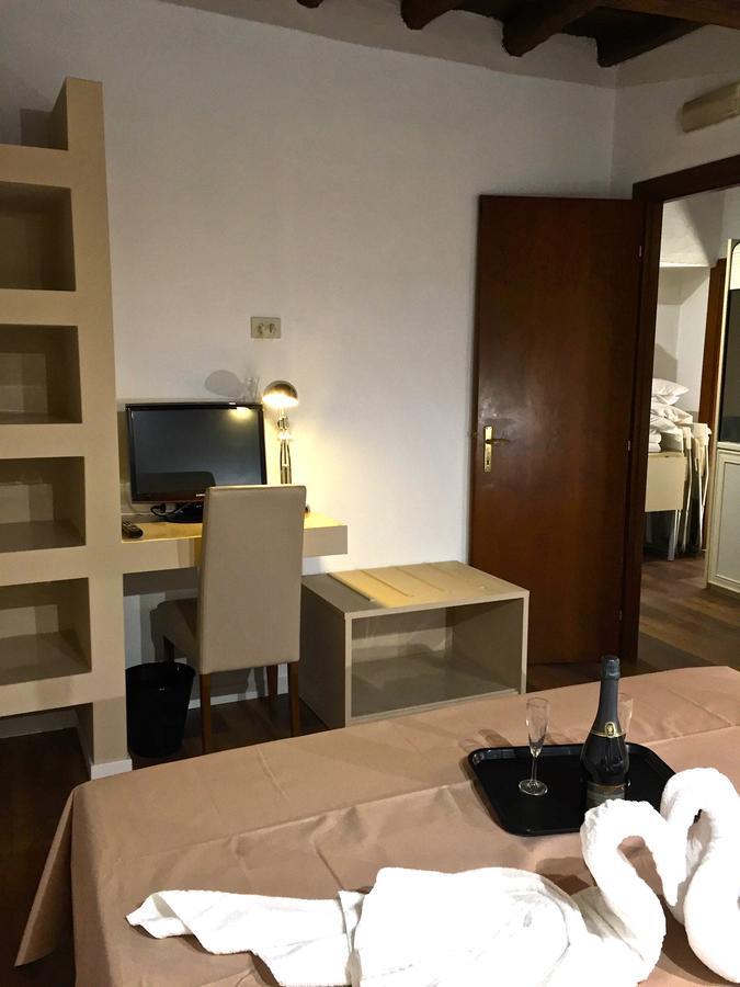 Do-Do Navona Suites Rome Room photo